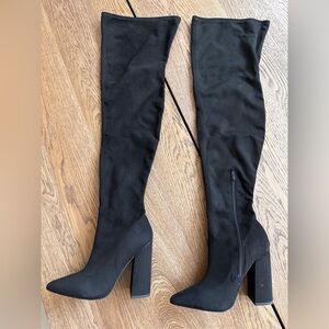 Elegant Black Women's Boots Size 7